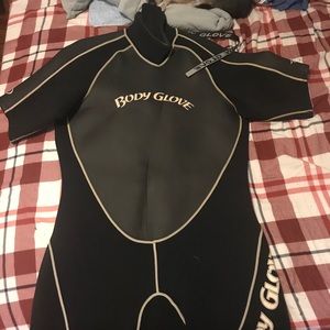 XL body glove wet suit
